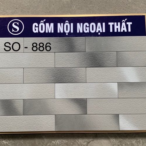 Gạch gốm mosaic trang trí là một trong những sự lựa chọn tốt và ưa chuộng bậc nhất hiện nay. So với nhiều dòng sản phẩm ốp lát cùng loại thì sản phẩm có được những ưu điểm nổi bật của riêng mình có thể thuyết phục được người sử dụng: ➢ Bề mặt sáng bóng, màu sắc đa dạng tự nhiên, kiểu dáng phong phú hiện đại ➢ Khả năng chịu nhiệt, chịu nước, chịu lực cực tốt. Độ cứng cao, bền màu trong thời gian dài ➢ Chống bám bụi bẩn, không trơn trượt, không bị ăn mòn bởi hóa chất, dễ dàng thay mới hay vệ sinh ➢ Nhiều kiểu dáng mẫu mã khác nhau, phong cách thời thượng hấp dẫn hơn các mẫu cùng loại khác